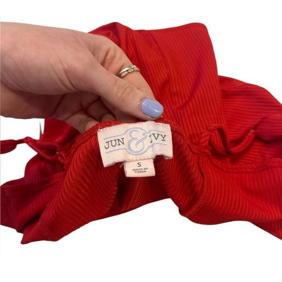 Jun & Ivy Red Bodysuit - Picture 4 of 10
